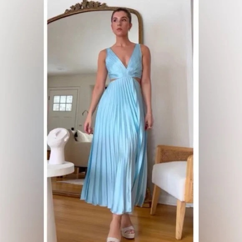 Abercrombie & Fitch Gisselle pleated cutout v neck Light Blue Maxi Dress size S - Picture 5 of 6